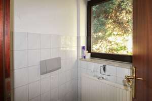 Aufgeteiltes Wohn- und Bürohaus in Sackgassenlage mit Tiefgarage und großem Naturgarten – Die vollständige Adresse der Immobilie erhältst du vom Anbieter., 42859 Struck, Remscheid – Vorschaubild 7