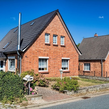 Ruhig gelegenes Mehrfamilienhaus mit 4 Wohneinheiten