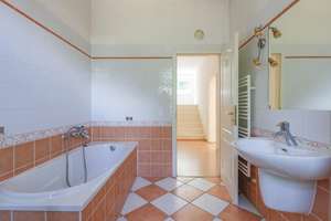 PROVISIONSFREI (Privatverkauf): Große 4-Zimmer-Wohnung in historischen Villa am Naturschutzgebiet – Ekhof str. 27, 12557 Köpenick, Berlin – Vorschaubild 10