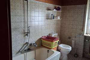 Preis reduziert: Einfamilienhaus mit großem Potenzial in ruhiger Lage – 84092 Bayerbach bei Ergoldsbach – Vorschaubild 11
