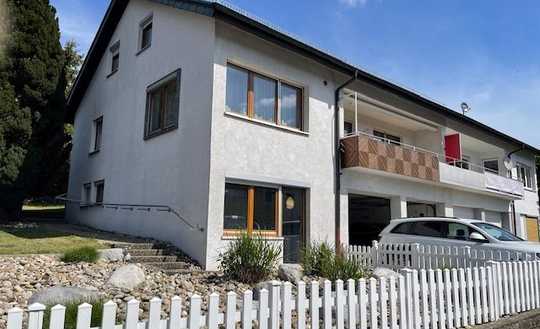 Neuwertig renov./mod.! Vielseit. nutzb. 2-Fam.-Hs. (DHH) m. 467 m² Grdst. u. Garage in guter Lage!
