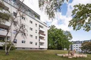 Vermietete 4-Zimmerwohnung mit Energieeffizienzklasse B, Balkon und Wannenbad – Lützelsteiner Weg 18, 14195 Dahlem, Berlin – Vorschaubild 3
