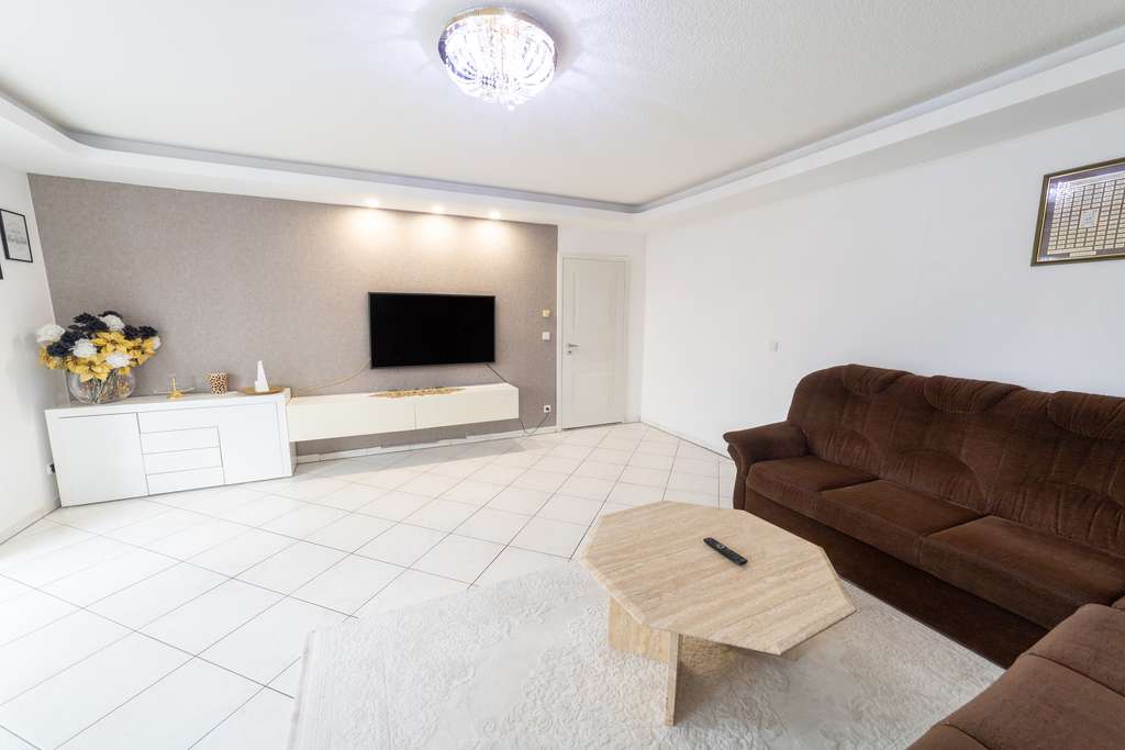 Immobilie in Altenstadt - Gepflegtes Mehrfamilienhaus mit 3 Wohneinheiten in zentraler Stadtlage  (Verkauf im Leerstand!) - Bild 4