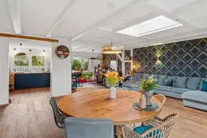 Exklusives Zuhause in bester Lage von Salzhausen! – Harburg (Kreis) – Vorschaubild 2