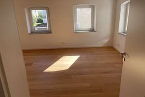 Neuwertiges 8-Zimmer Einfamilienhaus in Konnersreuth mit 200 m² Wfl. – Winkl 1, 95692 Konnersreuth – Vorschaubild 10