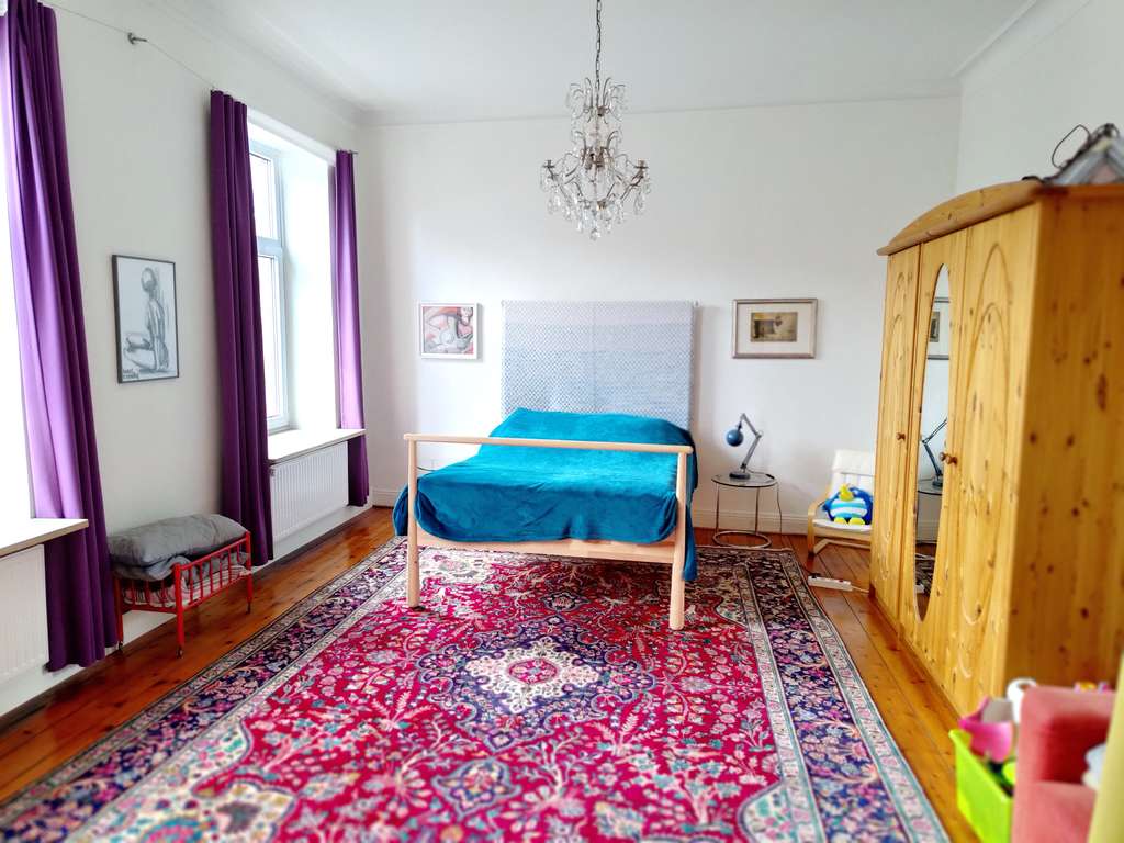 Immobilie in Husum - TOP Lage Altstadt Husum, 5-Zi.-WE Maisonettestil, saniert, Kachelofen, inkl. Carport (Camper) - Bild 4