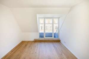 Friedenauer Wohntraum: stilvolles Dachgeschoss mit Aufdachterrasse im Erstbezug! – Bennigsenstraße 5, 12159 Friedenau, Berlin – Vorschaubild 6