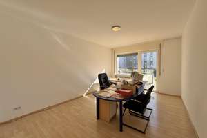 Gepflegte 4 Zi. Wohnung inkl. 2 Stellplätzen - zentrale Wohnlage  – 63069 Bieberer Berg, Offenbach am Main – Vorschaubild 11