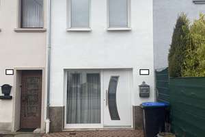 Kleines Wohnhaus mit Doppelgarage als Alternative zur Eigentumswohnung – Die vollständige Adresse der Immobilie erhältst du vom Anbieter., 66740 Saarlouis – Vorschaubild 1