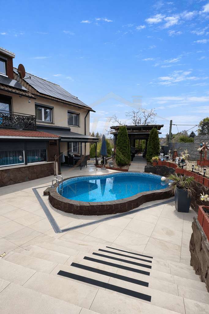 Immobilie in Magstadt - Ein Haus, das mehr kann: Stilvoll wohnen & clever investieren in Magstadt - Bild 2