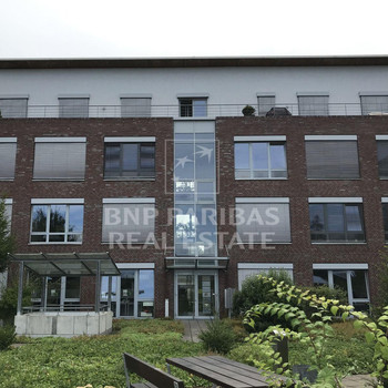 Arbeiten im Grünen - helle, lichtdurchflutete und moderne Flächen warten auf Sie