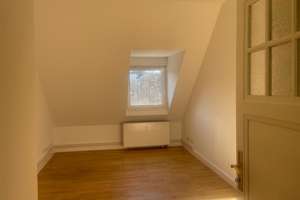 großzügige Maisonett in freistehender Altbauvilla  in Bahnhofsnähe/Kurpark, PKW Stellplatz vorhanden – Kaiser Friedrich Ring 77, 65185 Südost, Wiesbaden – Vorschaubild 4