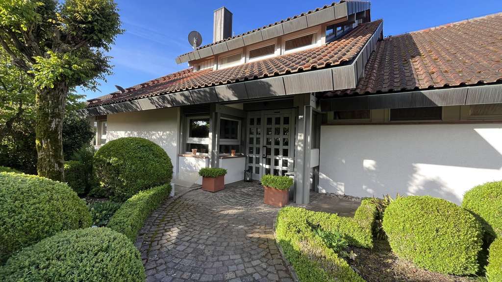 Immobilie in Moos - Erweitern Sie Ihr Seevermögen: stilvolles Architektenhaus in exklusiver Lage auf Tuchfühlung mit d - Bild 2