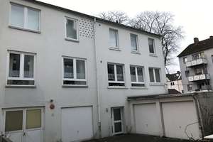 Hinterhaus mit zwei  großen Wohnungen in Bielefeld-Sudbrack!