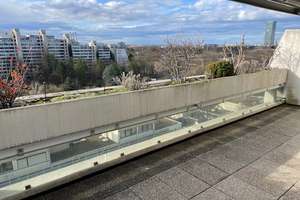 LICHTDURCHFLUTETE großzügige 3-Zi-Whg,ca.94m²,terrassenartiger Balkon,Nadistraße (Olympisches Dorf)