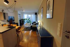 Stilvolle 2-Zimmer-EG-Wohnung mit Einbauküche 3-türigen Schiebetürenschrank, Terrasse und Garten – Kirchplatz 11a, 85051 Süd, Ingolstadt – Vorschaubild 7
