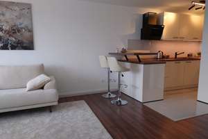 Hochwertig sanierte 2-Zimmer-Wohnung mit Balkon, Weitblick & TG-Stellplatz – möbliert, All-inclusive – 70567 Möhringen-Nord, Stuttgart – Vorschaubild 3