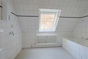 Zweifamilienhaus in bester Schmargendorflage auf großem Gartengrundstück, 7 Zimmer 2 Bäder, 258 m² – Die vollständige Adresse der Immobilie erhältst du vom Anbieter., 14193 Schmargendorf, Berlin – Vorschaubild 16