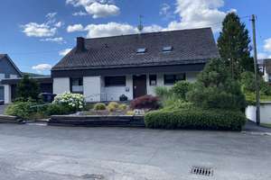 Viel Platz für den Alltag in diesem Einfamilienhaus in Siegen – Wollsbachstr 7, 57078 Obersetzen, Siegen – Vorschaubild 2