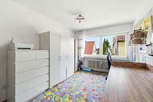 Vermietete 3-Zimmer-Wohnung mit Balkon in Augsburg-Lechhausen – Die vollständige Adresse der Immobilie erhältst du vom Anbieter., 86165 Lechhausen-Ost, Augsburg – Vorschaubild 4