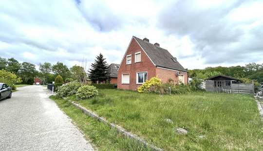 Bild von Zweifamilienhaus mit viel Platz: Großes Grundstück mit Ausbaupotenzial!
