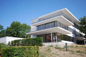 * moderne und helle 4-Zimmer-Wohnung mit Terrasse * 3925 *