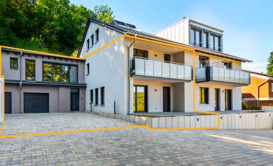 Immobilie der besonderen Art - ca. 202m², zwei Garagen, Garten und Panoramablick über Annweiler