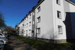 Nachmieter gesucht: Bezugsfertige 3-Zi.-Whg. mit Einbauküche und großem Balkon