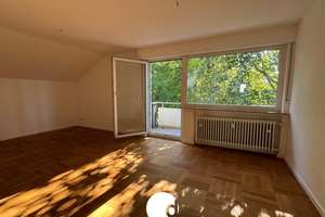 4-Zimmer-Wohnung in gepflegtem Dreifamilienhaus