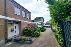 Dyklage, REH perfekt für die kleine Familie, gr. Grundstück, Garage mögl. wartet auf Renovierung – Krefeld – Vorschaubild 2