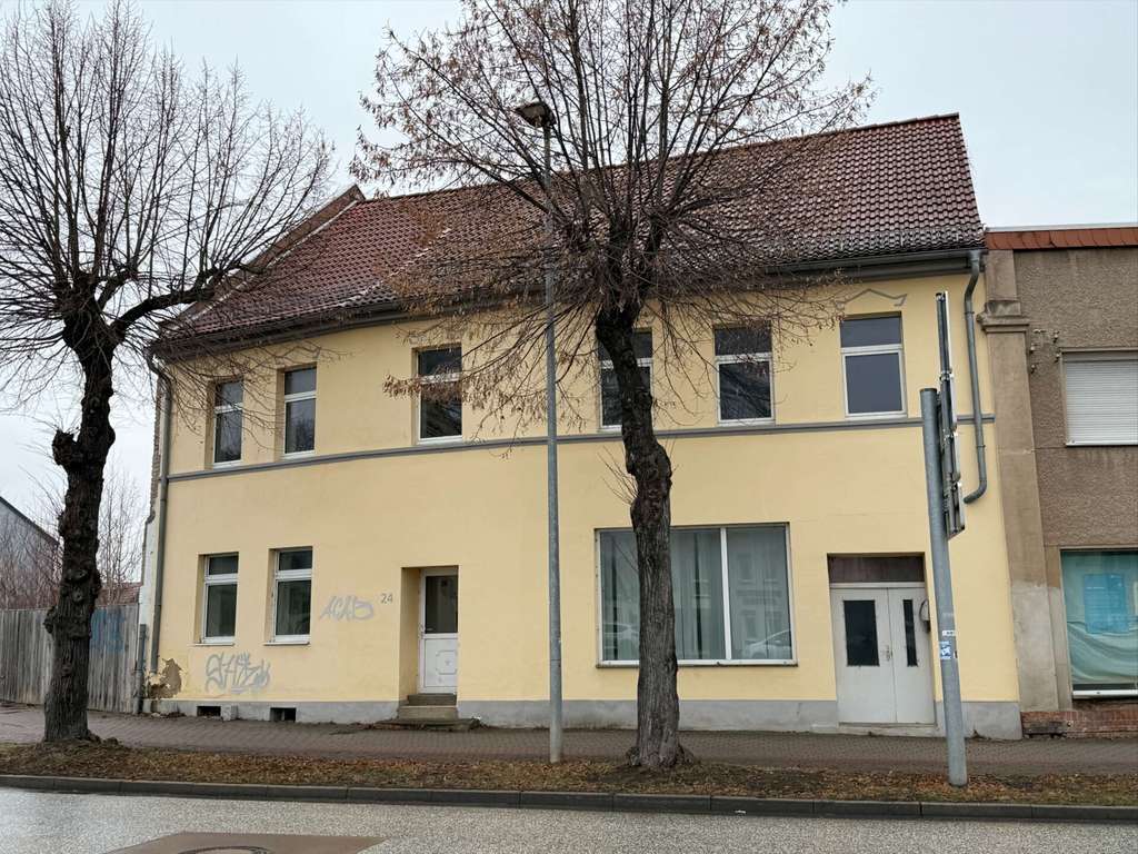 Immobilie in Güsten - Sanierungsobjekt mit 3 Einheiten + Gewerbe in Güsten – Projekt mit Potenzial - Bild 0