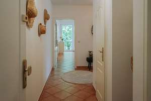 HH-Rahlstedt:  Zwischen Stadt und Ruhepol – 3 Zimmer, zwei Balkone, ganz viel Grün! – Loher Straße 10, 22149 Rahlstedt, Hamburg – Vorschaubild 4