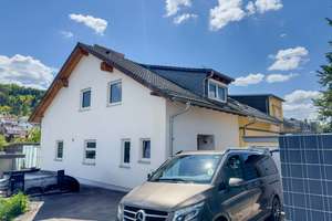 Modernisiertes Mehrfamilienhaus mit PV-Anlage & Garten in Aidlingen – Die vollständige Adresse der Immobilie erhältst du vom Anbieter., 71134 Aidlingen – Vorschaubild 2