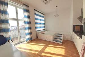 **Bezugsfreie, teilmöblierte Single-Wohnung**