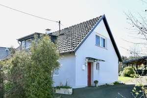 Einfamilienhaus mit Nebengebäuden und großem Grundstück – Die vollständige Adresse der Immobilie erhältst du vom Anbieter., 51545 Waldbröl – Vorschaubild 2