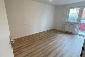 ✨Frisch renovierte 2-Zimmer Wohnung im 3. OG mit Balkon in Pforzheim Innenstadt✨ – Theaterstraße 9, 75175 Oststadt, Pforzheim – Vorschaubild 1