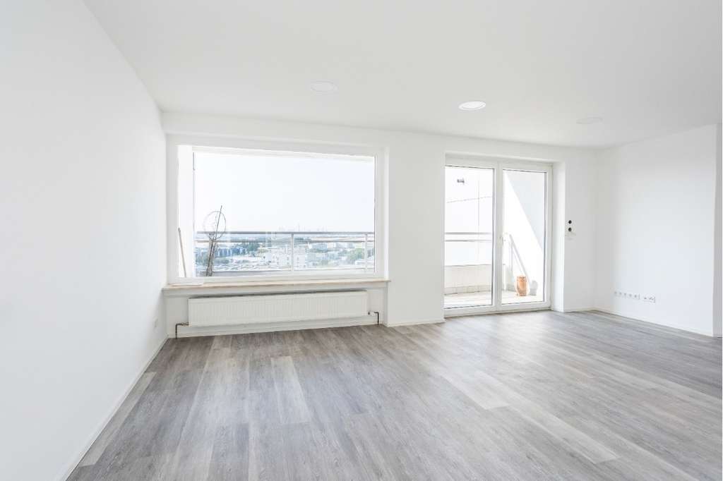 Sanierte 4-Zimmer-Wohnung mit grandiosem Fernblick in verkehrsgünstiger Lage