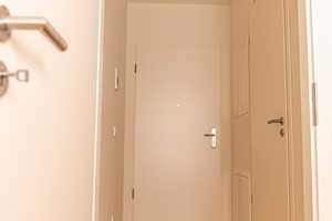 Moderne 1-Zimmer Wohnung mit Einbauküche in ruhiger Lage – Bahnstraße 10, 50996 Köln – Vorschaubild 4