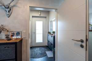 Stilvoll Wohnen: Ihr Exklusiver Bungalow in Euskirchen-Stotzheim! – Adolf-Halstrick-Straße 1, 53881 Euskirchen (Kreis) – Vorschaubild 2