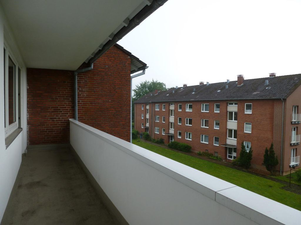 Schöne 3 Zimmer Wohnung mit Balkon