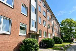 Ruhige Lage in Rahlstedt/Oldenfelde mit Terrasse zur Miete - Wentzel Dr. – Grömitzer Weg 15, 22147 Rahlstedt, Hamburg – Vorschaubild 1