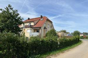 Schöne DHH am Ortsrand mit unverbautem Blick // 147qm Wohnfläche / 7 Zimmer / Einziehen & Wohlfühlen – Die vollständige Adresse der Immobilie erhältst du vom Anbieter., 96274 Itzgrund – Vorschaubild 2