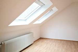 Schöne 2-Zimmer-DG-Wohnung in Bonn / Bad Godesberg mit neuem Bad, Einbauküche, Balkon und Stellplatz – Die vollständige Adresse der Immobilie erhältst du vom Anbieter., 53179 Rüngsdorf, Bonn – Vorschaubild 2