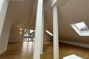 Lichtdurchflutetes, großzügiges Doppelhaus in modernem Stil – Starnberg (Kreis) – Vorschaubild 17