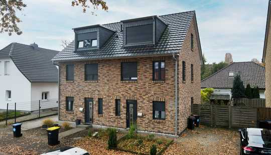 Bild von Doppelhaushälfte mit 4 Zimmern und Stellplatz in Bremen-Osterholz