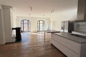 Großzügige Fünf-Zimmer-Wohnung mit Kamin, Concierge, Fitnessraum und Aufzug – Scharnhorststr.  6, 10115 Mitte (Ortsteil), Berlin – Vorschaubild 9