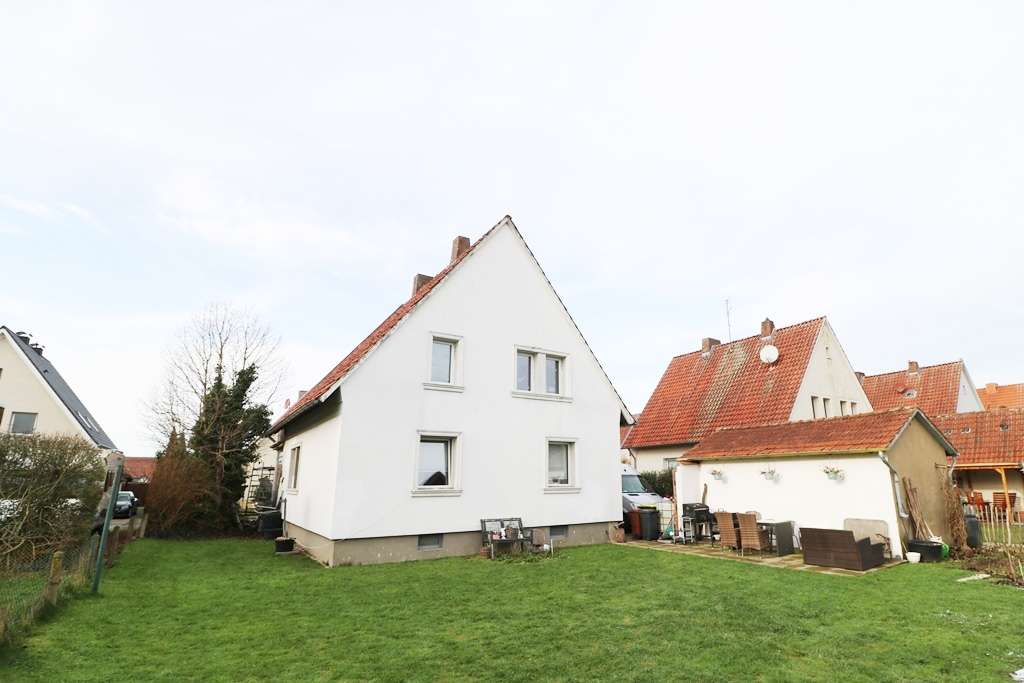 Immobilie in Quakenbrück - Modernisiertes, gepflegtes Zweifamilienhaus mit Keller, Garage und großem Garten - Bild 2