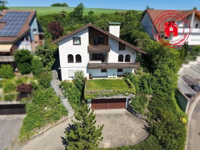 Freistehendes Einfamilienhaus mit Einliegerwohnung und unverbaubarem Ausblick