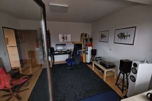 kleine 1 Zimmer Wohnung mit großer Küche und Balkon