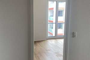 NEUBAU: helle, lichtdurchflutete 2-Zimmer-Wohnung mit großem Balkon und Garage – Stuttgart – Vorschaubild 3